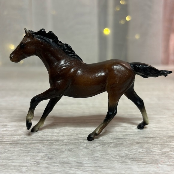 Breyer Other - Breyer Vintage Stablemate Dark Bay Seabiscuit